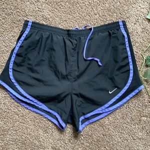 S Nike tempo performance shorts black with purple lining
